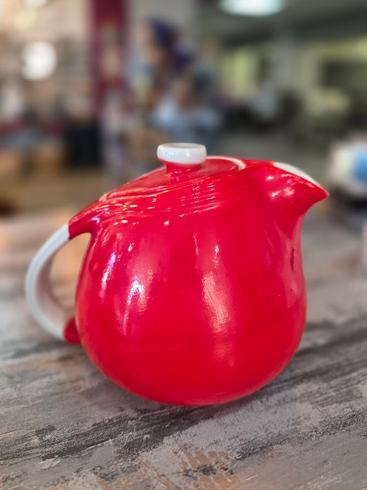 Hall's Red Teapot W/Lid 5.5"