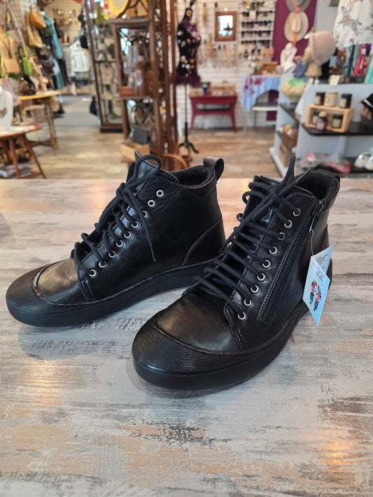 Volks Walkers Isra Ankle Shoe Sz 38M