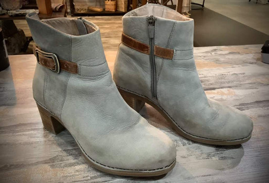 Dansko Hartley Lt Grey Nubuck Leather Ankle Boot Sz 38