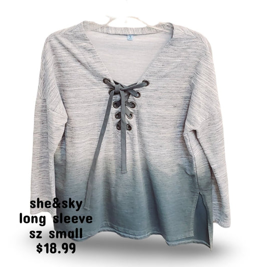 She + Sky Pullover SZ Small