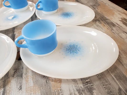 Set Of 4 Anchor Hocking Fire King BLUE MOSAIC Luncheon Snack Plates w/cups