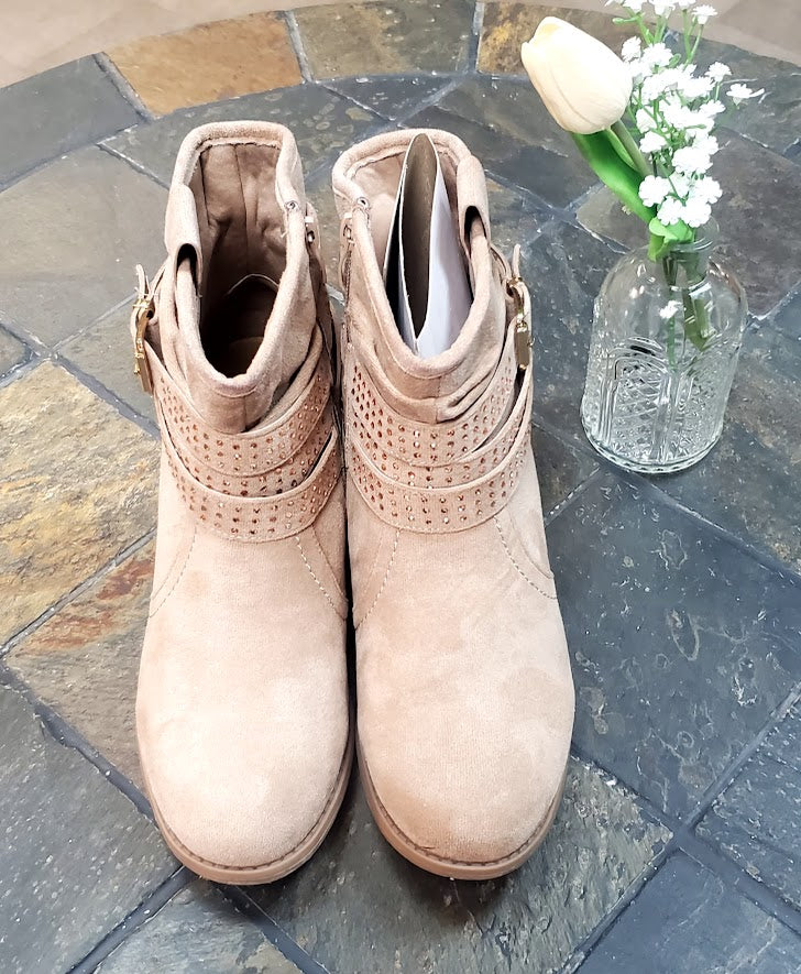 VJH Rhinestone Beige Ankle Boots Sz 7M