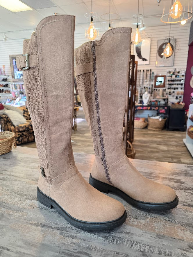 White Mountain Meditate Faux Suede Tall Boots Sz 8M