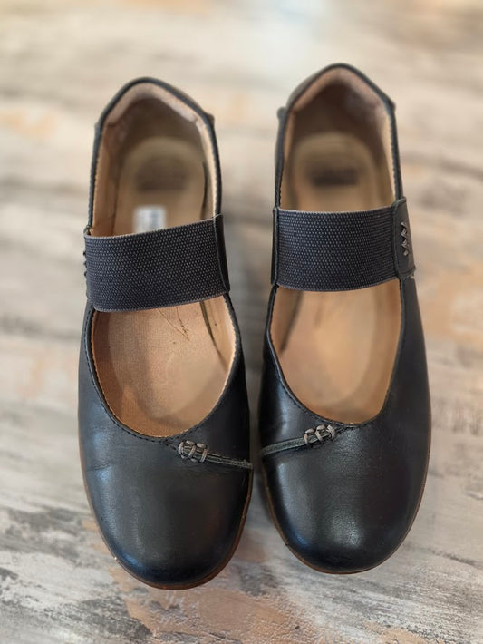 Clark's Mary Janes Leather Sz 7.5