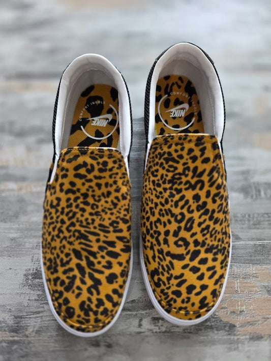 Nike Slip-on Leopard print Sneakers Sz 10