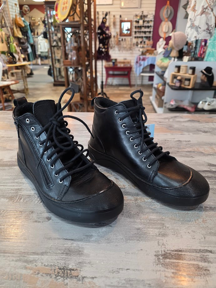 Volks Walkers Isra Ankle Shoe Sz 38M