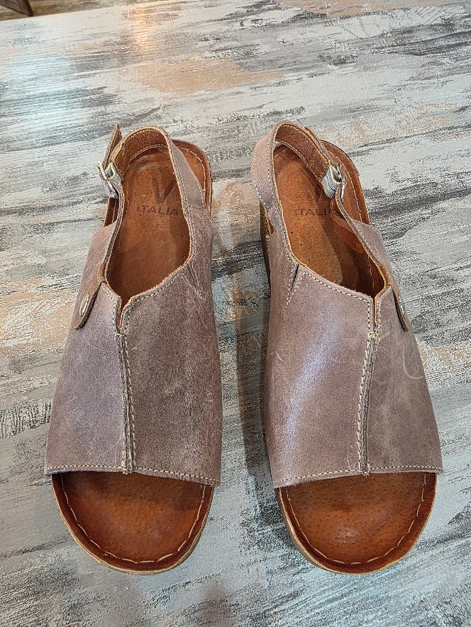 V Italia Leather Wedge Sandal Sz 40/10