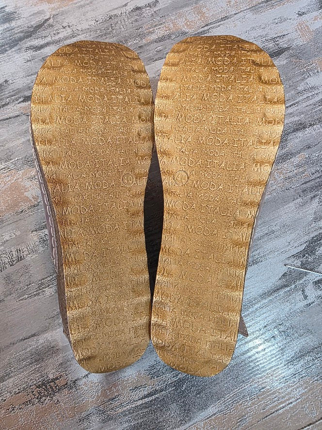 V Italia Leather Wedge Sandal Sz 40/10