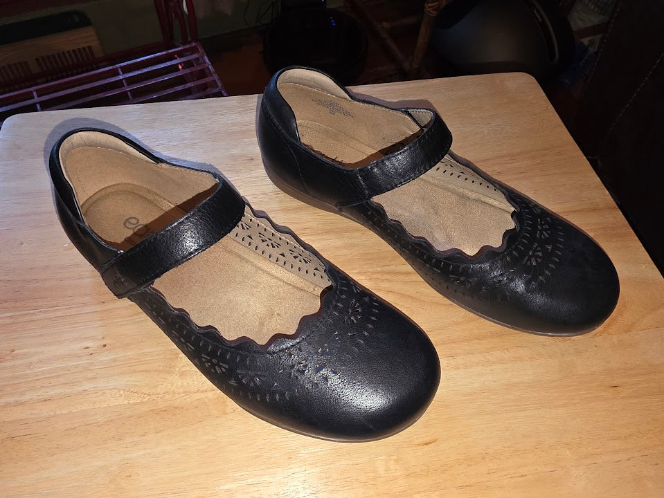 Earth Origins Brady Mary Jane Flats Sz 7.5M
