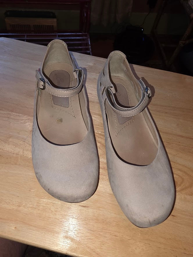 Earthies Mary Janes Sz 7.5M