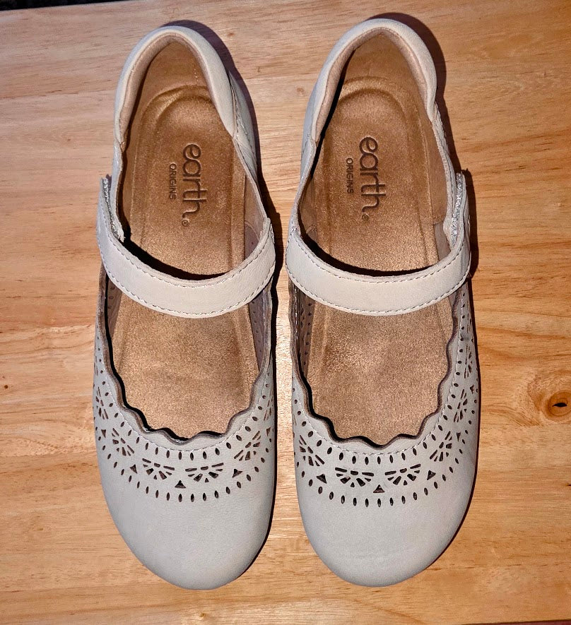 Earth Origins Brady Mary Jane Flats Sz 7.5M