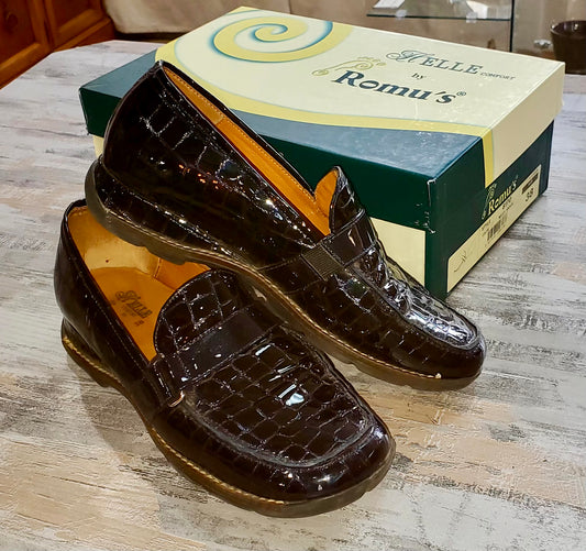 Helle Comfort by Romu’s Patent Leather Crocodile Embossed Loafer Sz 38/7.5